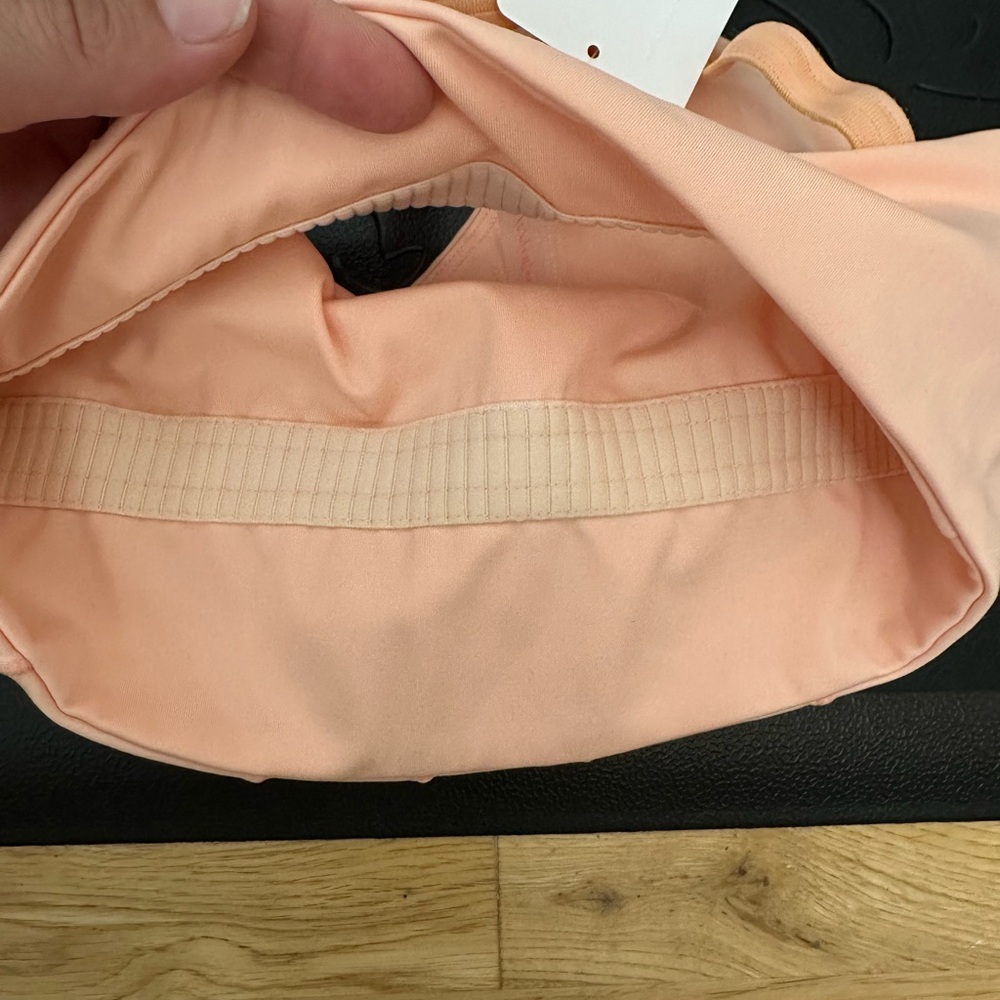 Free People Peach 🍑 Sports Bra with Supportive Seaming Size XS - Picture 6 of 9
